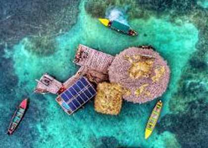 Floyd’s Pelican Bar